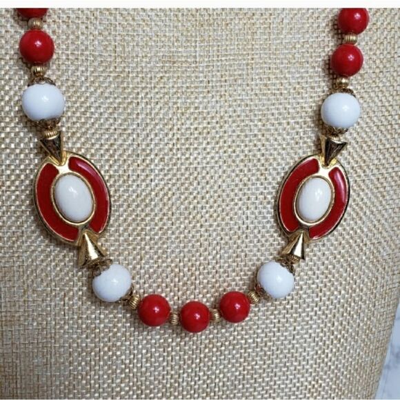 VINTAGE Resin Beaded Necklace Nautical Patriotic - Picture 2 of 6